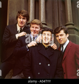 Les chercheurs du groupe pop britannique en 1965. Voir la description ci-dessous pour les noms. Photo Tony Gale Banque D'Images