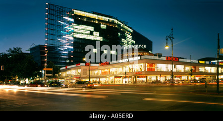 Berlin Charlottenburg Kurfürstendamm nouveau kranzlereck passage commercial architecture moderne en verre f ashon trafic boutiques Banque D'Images