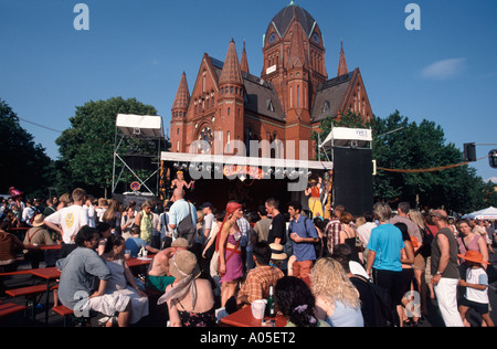 Carnaval des cultures de Berlin Kreuzberg manifestation culturelle multi personnes scène extérieur | Karneval der Kulturen Banque D'Images