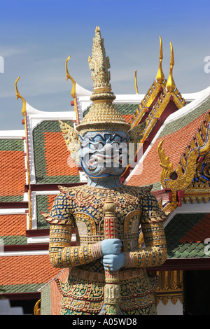 Guardian Dragon singe au Grand Palace Bangkok Thaïlande Banque D'Images