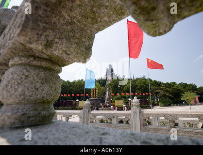 Bouddha de bronze géant au monastère Po Lin sur l'île de Lantau à Hong Kong Banque D'Images