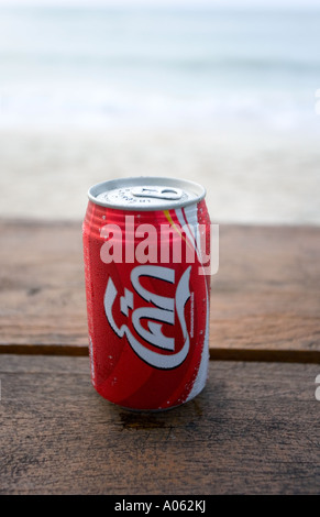 Pouvez du thaï le coca-cola, Hat Yao beach Ko Phangan, Thaïlande. Banque D'Images