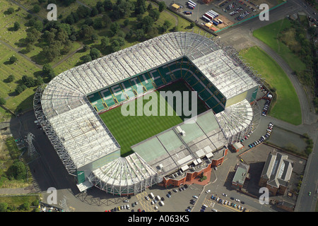 Vue aérienne du Celtic Football Club, également connu sous le nom de Stade Parkhead ou Celtic Park, domicile de l'Bhoys, le 'TIC des cerceaux Banque D'Images