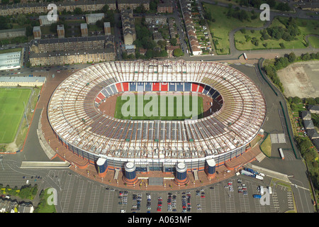 Vue aérienne du stade Hampden Park à Glasgow, Ecosse de stade National de Football, également de Queen's Park Football Club Banque D'Images