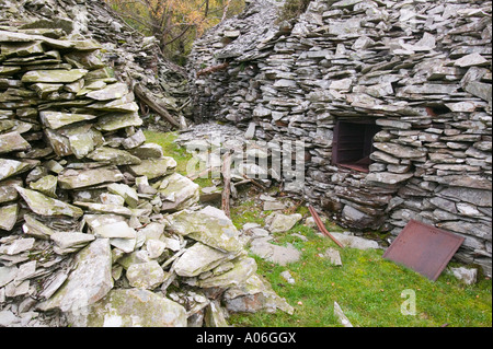 Ancienne carrière d'ardoise bâtiments sur lingmoor Langdale, Valley, Lake district, UK Banque D'Images