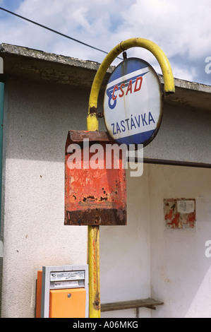 Arrêt de bus rural tchèque Banque D'Images