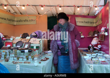 Marché allemand de noël en plein air Manchester England UK Royaume-Uni GB Grande Bretagne l'Europe Union Européenne UE Banque D'Images