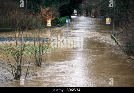 L'inondation de la Rivière Ure Sharow village près de Ripon dans le North Yorkshire UK 2005 Banque D'Images