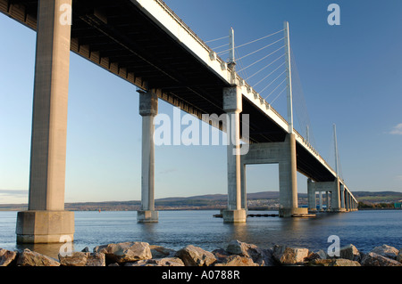 Pont Kessock Inverness, enjambant le Moray Firth donnant accès nord sud plus facile par l'A9 Truk Road. XPL 4236-400 Banque D'Images