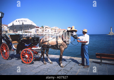 La Calèche Chania Xania Harbour Harbour Crète île grecque de l'Union européenne l'Union Européenne CEE Grèce Europe Banque D'Images