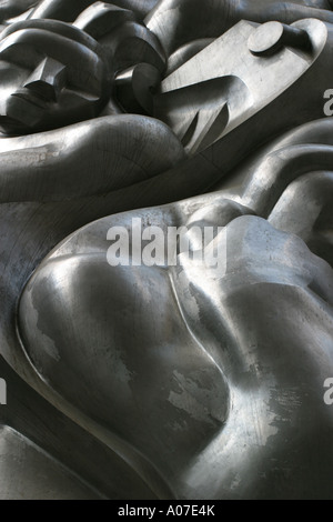 Détail de 'News' par Isamu Noguchi, un bas-relief d'art situé au-dessus de l'entrée à 50 Rockefeller Plaza, New York Banque D'Images