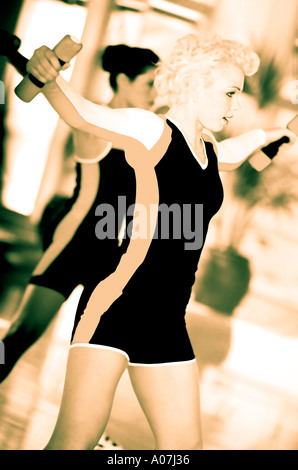 Ville, au dévouement, à l'horizontale, Blurred Motion, en plein air, scène urbaine, 30-34 ans, Close-Up, Tête et épaules, cheveux blonds, Cau Banque D'Images