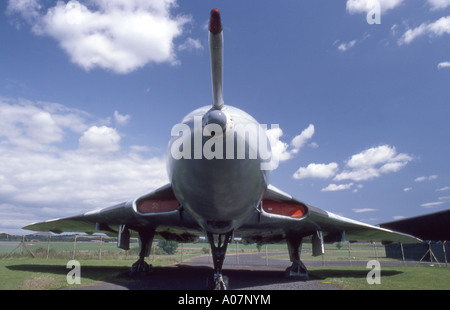 La RAF Hawker Siddeley Avro Vulcan aile delta GAV bombardier stratégique 4017-382 Banque D'Images