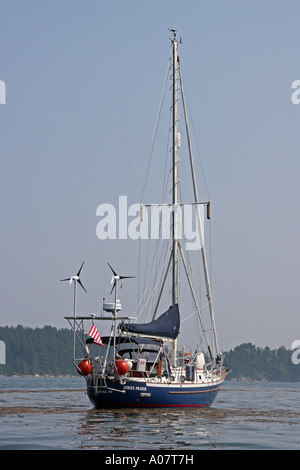 Crealock 34 PRIÈRE DU SEIGNEUR sur une amarre à Sawyers Island, Maine Banque D'Images