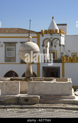 Evora, Largo da Porta da Moura Square Banque D'Images