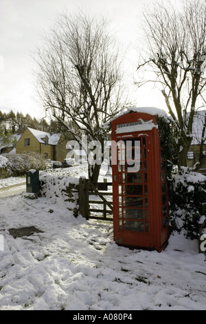 Un jour dans l'hivers cotswold village de Snowshill après les nuits de neige Banque D'Images