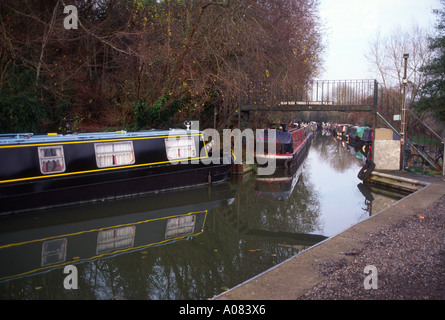 Bateaux étroits Somerset Coal canal Limpley Stoke près de Bath en Angleterre Banque D'Images