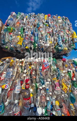 Flacons PE attendant d'être recyclés Maui Kahului Hawaii USA UNITED STATES Banque D'Images