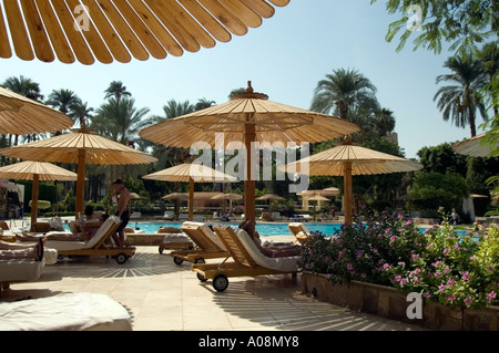 L'ancien palais d'hiver, l'hôtel site de l'Agatha Christie mort sur le Nil, Louxor, Egypte. Banque D'Images