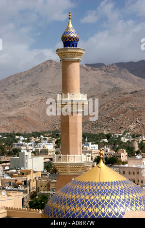 Le Sultan Qaboos Moschee à Nizwa, Dôme et minaret de la mosquée Sultanat d Oman Nizwa Banque D'Images