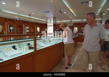 Duty Free Shopping St Johns Antigua Antilles Banque D'Images