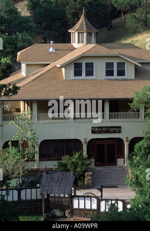 Une vieille maison de trois étages qui sert de bureau et GUEST QUARTERS à WILBUR HOT SPRINGS fondée en 1865 EN CALIFORNIE Banque D'Images