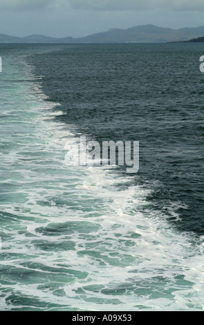 Se laver d'un navire dans le Sound of Mull, Ecosse, Royaume-Uni. Banque D'Images