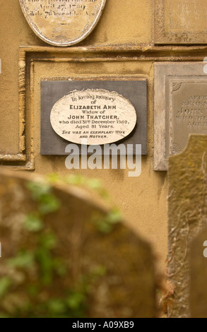 L'ÉGLISE ST MARY S'UFFINGTON OXFORDSHIRE UK RE LA THATCHER CORNER DENNIS THATCHER MEMORIAL Banque D'Images