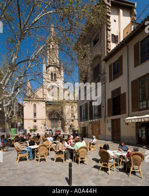 Restaurant à la Plaça de Santa Eulalia dans le centre historique, la saison d'hiver, Palma de Majorque, Îles Baléares, Espagne Banque D'Images