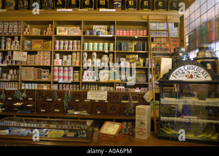 Shop dans la ville vers 1913 Au nord de l'Angleterre de Beamish Open Air Museum County Durham Banque D'Images