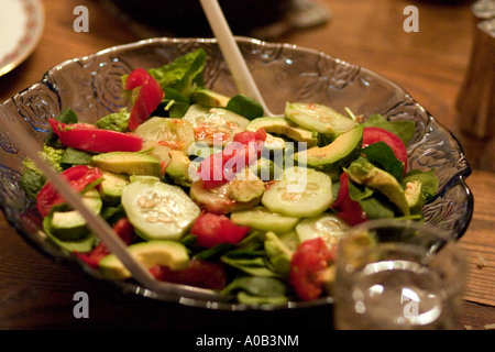 Salade de légumes nutritifs délicieux servi dans le verre de l'intestin. St Paul Minnesota MN USA Banque D'Images