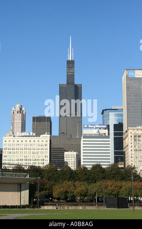 Willis Tower anciennement Sears Tower une partie de l'horizon de Chicago de Grant Park Chicago octobre 2006 Banque D'Images