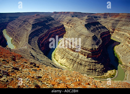 Méandres de la rivière San Juan, avec vue sur Goosenecks, Utah, États-Unis Banque D'Images