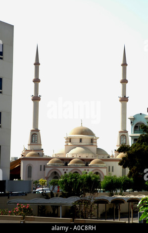 Mosquée près de centre commercial Burjuman Dubaï ÉMIRATS ARABES UNIS Banque D'Images