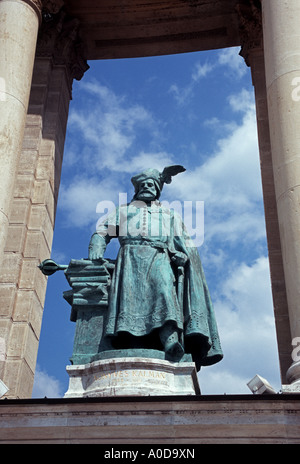 Statue de Kônyves Kálmán en place des Héros de Budapest Banque D'Images