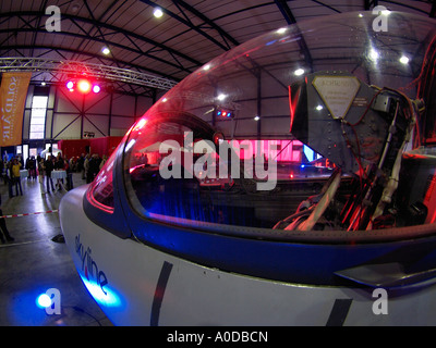 Image fisheye de L39 Albatros fighter jet airplane cockpit parqué dans hangar sur l'aéroport d'Eindhoven aux Pays-Bas Banque D'Images