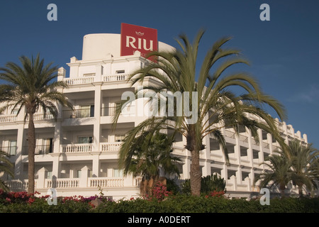 Hotel Riu Palace qui donne sur les dunes de Maspalomas à Gran Canaria. Banque D'Images