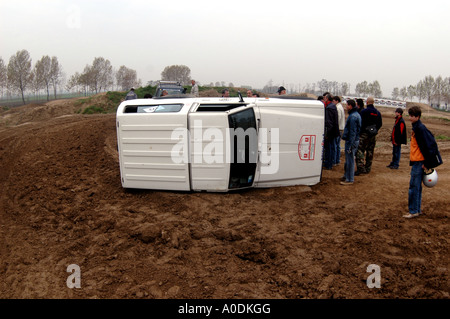 4x4 s'est écrasé roulé Banque D'Images