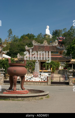 Le Bouddhisme Religion Vietnam Nha Trang Hoi Tinh Kanh Pagode avec Kim Phat qu'à 14m de haut construit 1963 Bouddha Banque D'Images