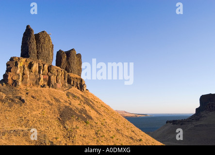 Les Sœurs rock formation à Wallula Gap sur la rivière Columbia, Washington USA Banque D'Images