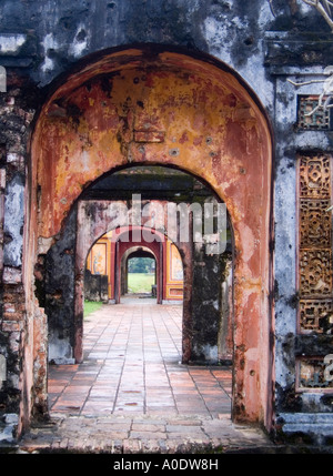 Porte de la citadelle, Hue, Thua Thien Hue, Vietnam, Asie du sud-est. Banque D'Images