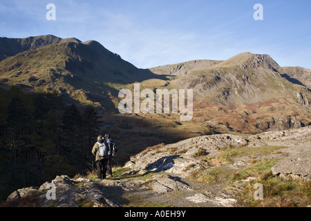 Y Garn et Foel Goch Nant Ffrancon valley au-dessus des montagnes de Pont-Pen benglog-y-dans Ogwen, Parc National de Snowdonia, le Nord du Pays de Galles Banque D'Images