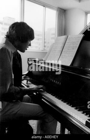 JIMMY WEBB compositeur de musique pop US sur 1966 Banque D'Images