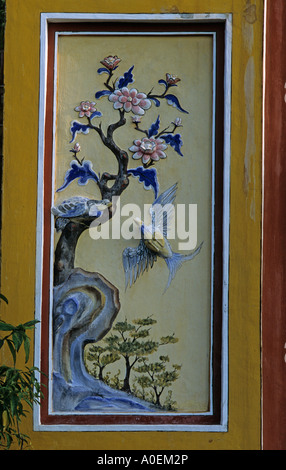 Détail de la porte du temple de Thien Mieu Ville Impériale Hue Vietnam Banque D'Images