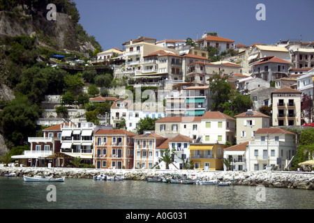 La ville de Parga Harbour, Harbour, Ionienne grecque de l'Épire Grèce continentale, la région de l'Union européenne l'Union européenne, l'Europe. Banque D'Images