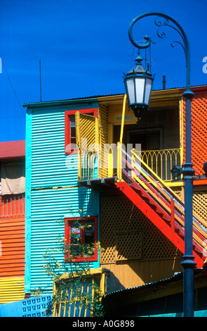 Maisons multicolores près de l'allée piétonne Caminito dans la banlieue de Buenos Aires La Boca Argentine Banque D'Images