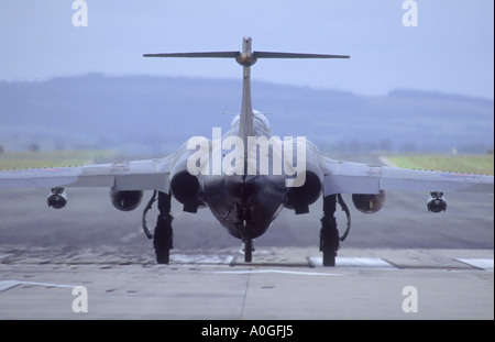 HS Blackburn Buccaneer S2B la préparation pour le décollage à partir de la RAF Lossiemouth, Moray, en Écosse. UK. 2128-182 GAV Banque D'Images