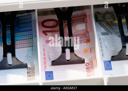 Libre d'euros dans la caisse Banque D'Images