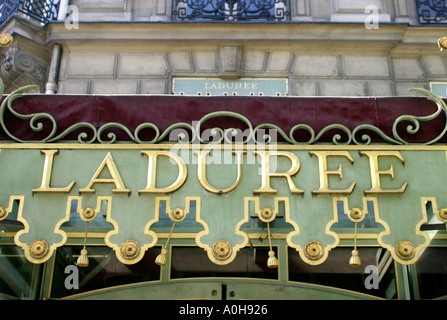 Exclusive Cartier Shop On Champs Elysees Stock Photo 501645337