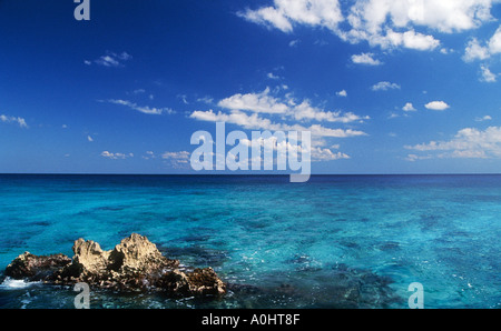 Mer turquoise Grand Cayman BWI Banque D'Images